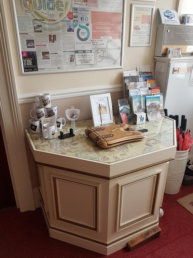 Madison House Bed & Breakfast Southampton Bagian luar foto